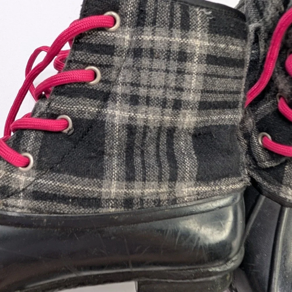 Girls Size 3 Plaid Duck Boots Black Pink Lace Winter Snow Rain Rubber Sole‎